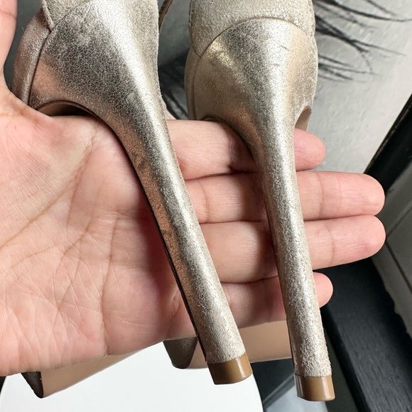 🌸PELLE MODA🌸 Onora T-strap Sandal Platinum Size: 6.5 - Picture 10 of 14